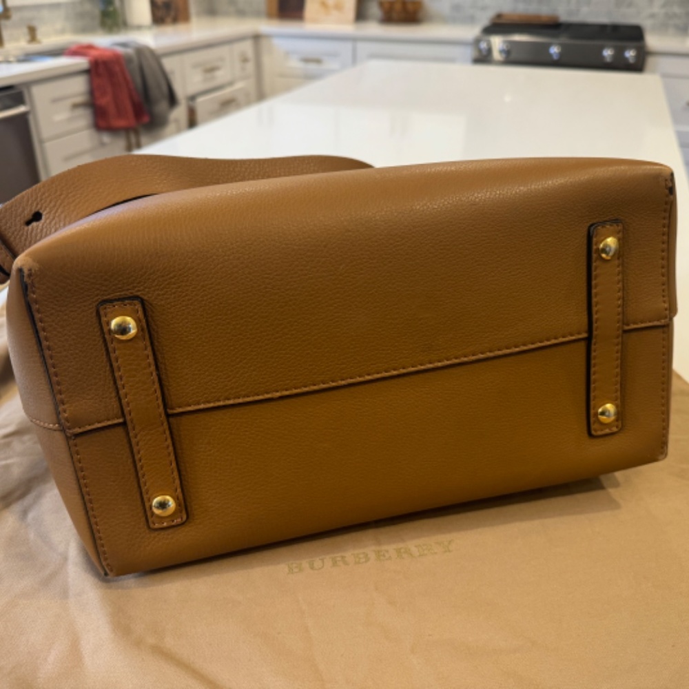 Burberry Belt Tote - Picture 8 of 9